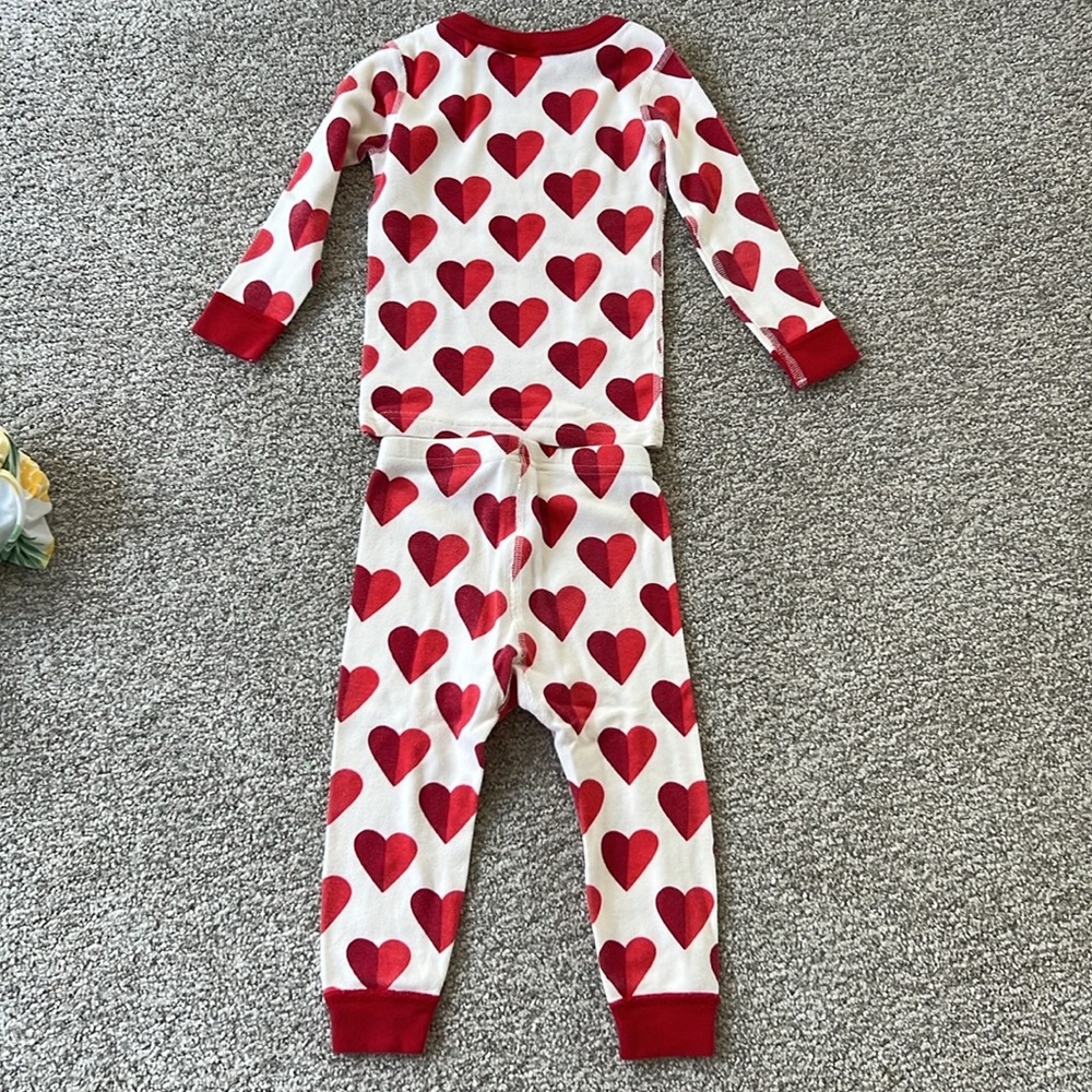 Hanna Andersson Heart Pattern Kids Pajamas - Picture 2 of 3